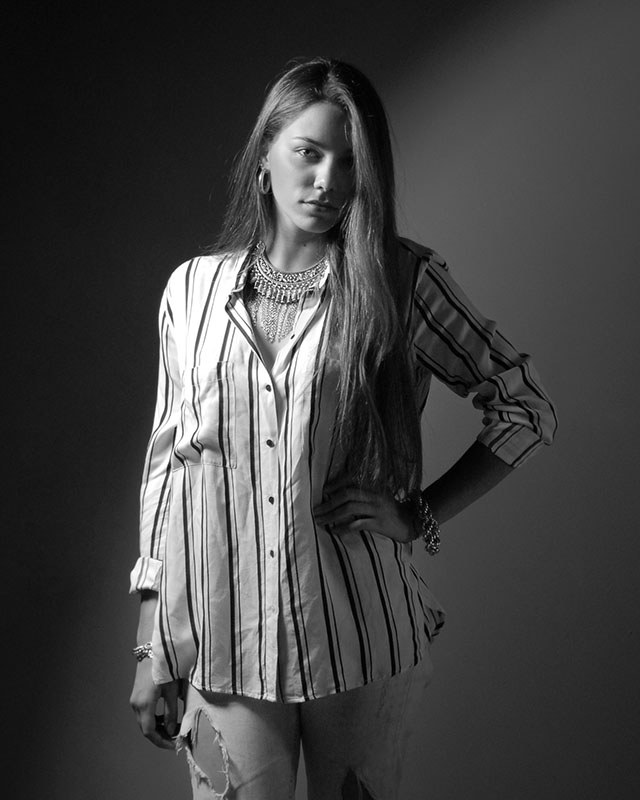 Portrait in black and white of Filipa